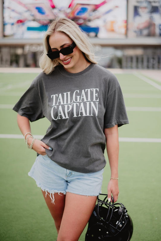 TAILGATE CAPTAIN Graphic Tee